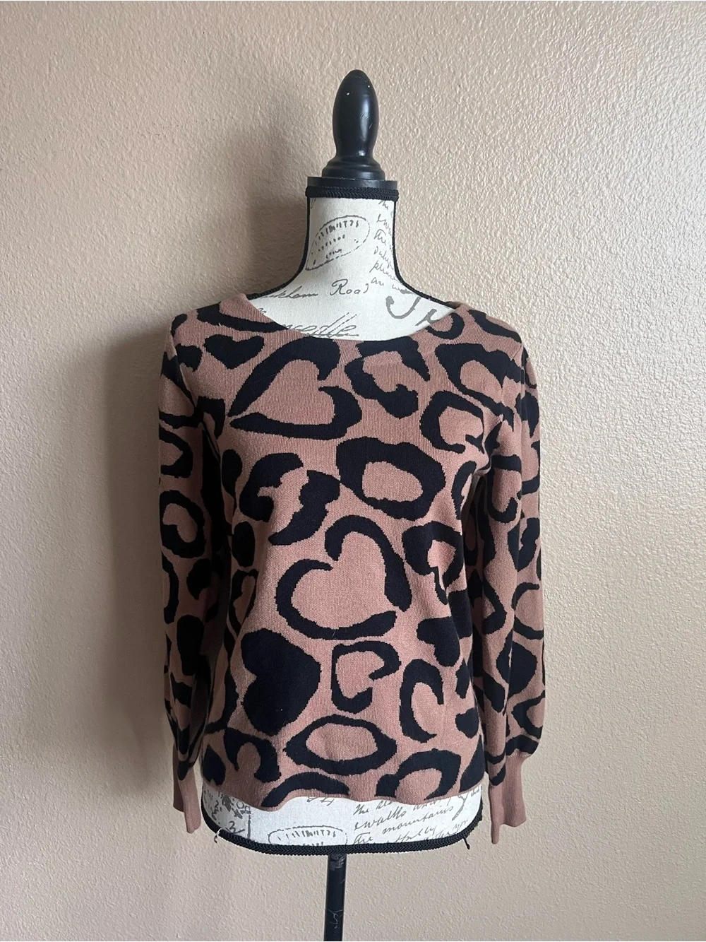 Rachel Zoe Heart Shape Romantic Leopard Print Pattern Long Sleeve  Sweater Sm